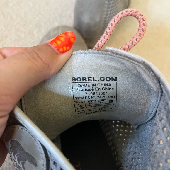 Sorel Women's Lace Up Gray and Pink Boots - Picture 7 of 7